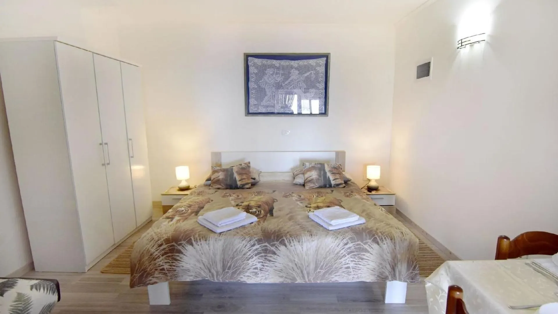 Appartement In Zambratija Mit Schoener Terrasse Daire