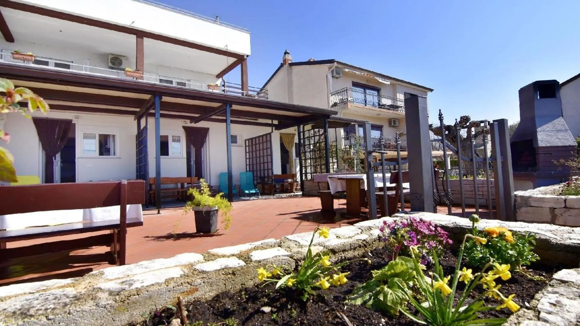 Appartement In Zambratija Mit Schoener Terrasse